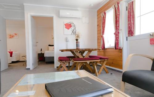 Фотография мотеля Tudor Park Motel