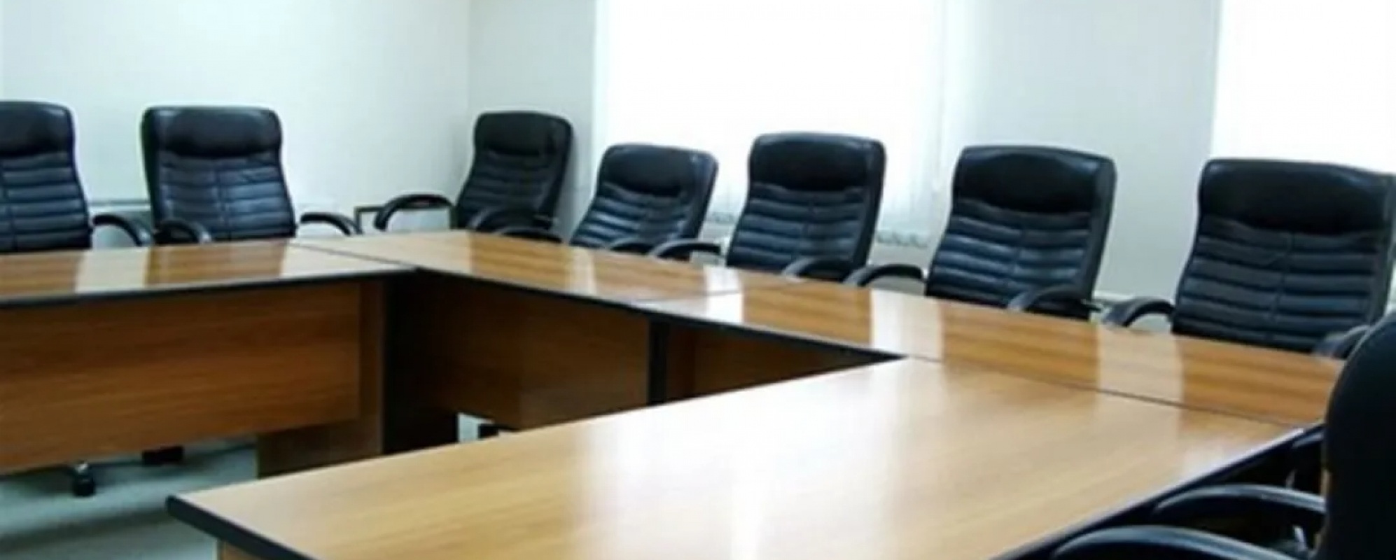 Фотографии комнаты для переговоров Эммаус Волга Клуб