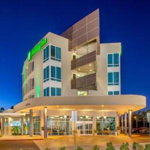 Фотографии гостиницы 
            Holiday Inn San Diego Bayside, an IHG Hotel