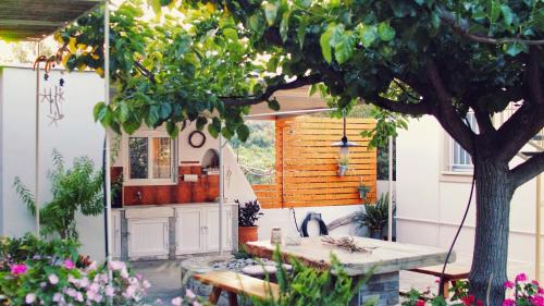 Фотография гостевого дома Elia's House Traditional & Cozy