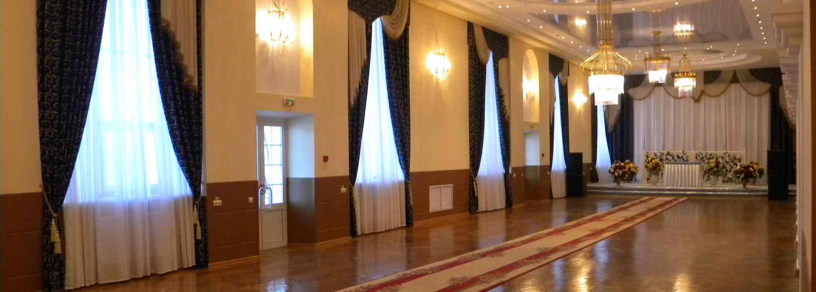 Фотография фойе ГДК Паркетный зал