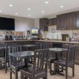 Фотография мотеля Super 8 by Wyndham Fort McMurray