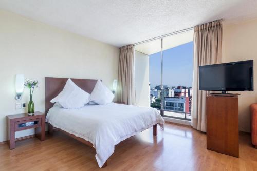 Фотографии апарт отеля
Exe Suites San Marino