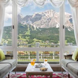 Фотографии гостиницы 
            Cristallo, a Luxury Collection Resort & Spa, Cortina D 'Ampezzo