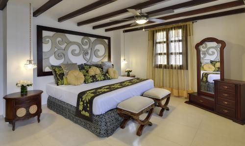 Фотография гостиницы Hotel Dorado Plaza Calle del Arsenal