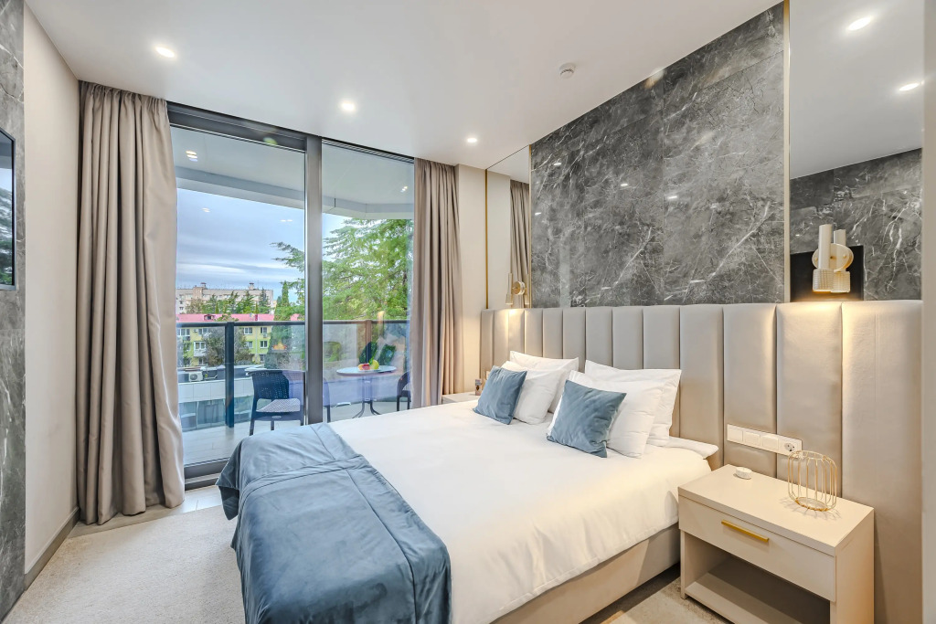 Фотография квартиры Апартаменты в центре Адлера с балконом и бассейном УК Вознесенский