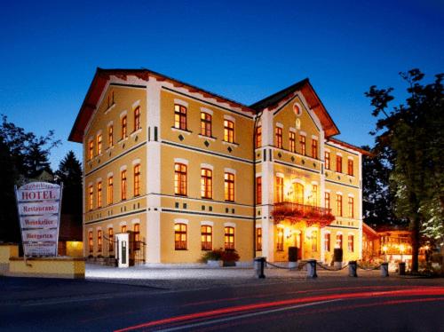 Фотография гостиницы Hotel & Restaurant Waldschloss