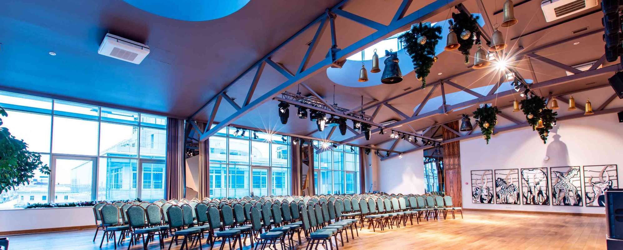 Фотографии конференц-зала Лучано