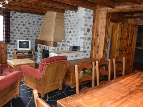 Фотография гостевого дома Chalet Pralognan-la-Vanoise, 5 pièces, 8 personnes - FR-1-464-48