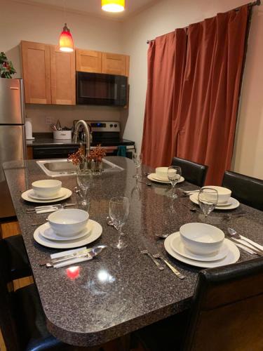 Фотография гостевого дома Cozy 4 Bedroom Home Accommodates 10 in Niagara USA