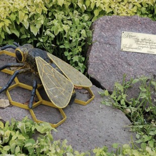 Фотография памятника Памятник Пчеле