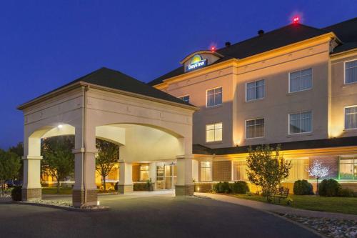 Фотография гостиницы Days Inn by Wyndham Ottawa Airport