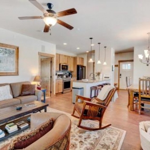 Фотография гостевого дома Luxury Chalet #127 Near Resort - Hot Tub & Views - FREE Activities & Equipment Rentals Daily