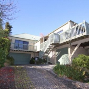 Фотография гостевого дома 17 Alpine Avenue