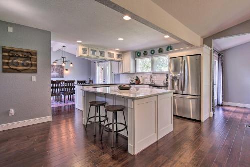 Фотографии гостевого дома
Spacious New Braunfels House with Private Deck!