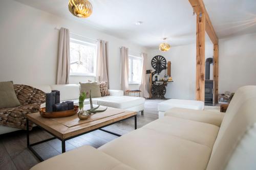 Фотография гостевого дома Holidaysun, Chalet Lucky, Detached Villa, 1000 qm garden, mountainview, BBQ&bikes&sunbeds for free