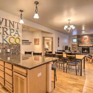 Фотография гостевого дома Condo Less Than half Mile from Shuttle to Winter Park Resort