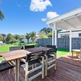 Фотографии гостевого дома
The Little Blue Bach in Oneroa Village by Waiheke Unlimited