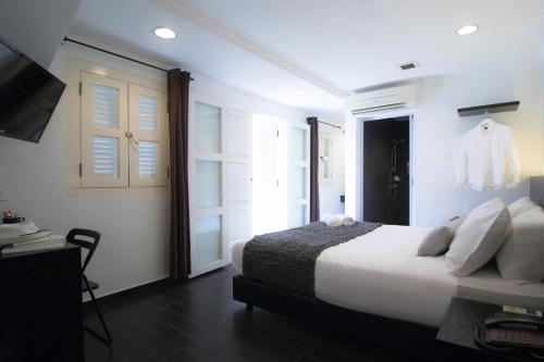 Фотография гостиницы Harbour Ville Hotel - Hamilton (SG Clean, Staycation Approved)