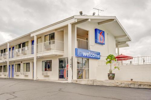 Фотография гостиницы Motel 6-Portland, OR - Central