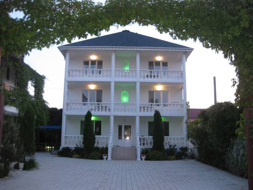 Фотографии гостевого дома
Южная Дача