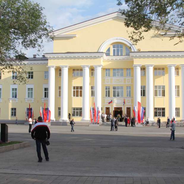 Фотография домов культуры Дворец культуры Нефтяник