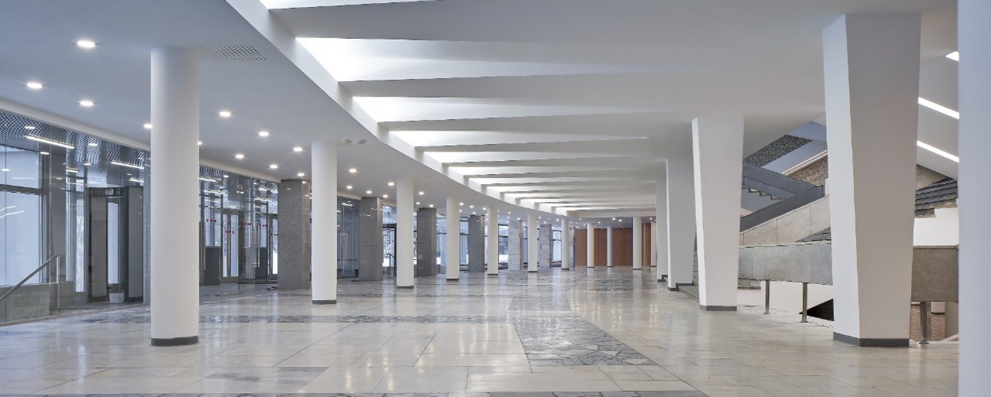 Фотографии концертного зала Дворец молодежи Просторные фойе 1 и 2 этажа