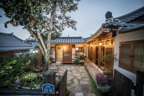 Фотография гостевого дома Hanok Story Guesthouse