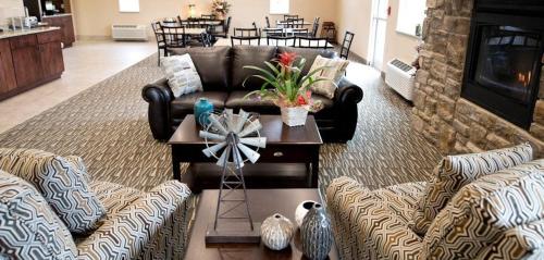 Фотографии гостиницы 
            Cornerstone Inn & Suites Oelwein