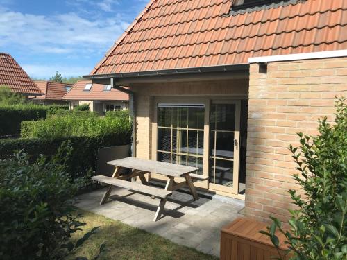 Фотография гостевого дома Vakantiehuisje De Panne vlak aan Plopsaland en de zee