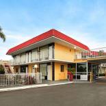 Фотография гостиницы Express Inn & Suites - 5 Miles from St Petersburg Clearwater Airport