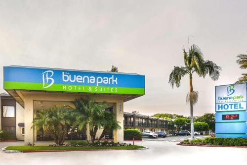 Фотография гостиницы Quality Inn & Suites Buena Park Anaheim