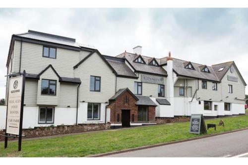 Фотография гостиницы OYO The Gissons Hotel