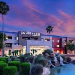 Фотография гостиницы Courtyard Scottsdale North
