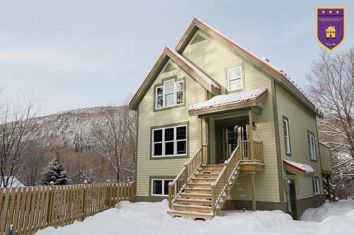 Фотография гостевого дома Chalet 9029 Chemin des Alpages by Les Chalets Alpins