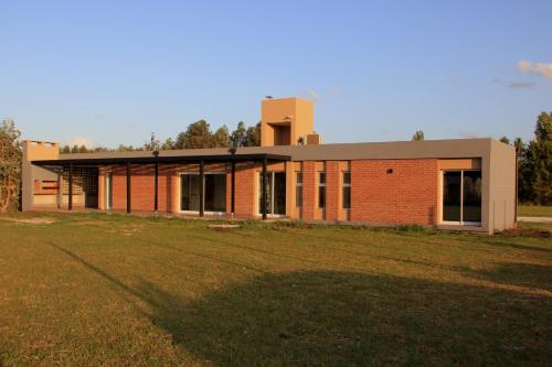 Фотография гостевого дома Casas con pileta para 4, 6 y 8 personas - Barrio Los Teros - Santa Clara del Mar