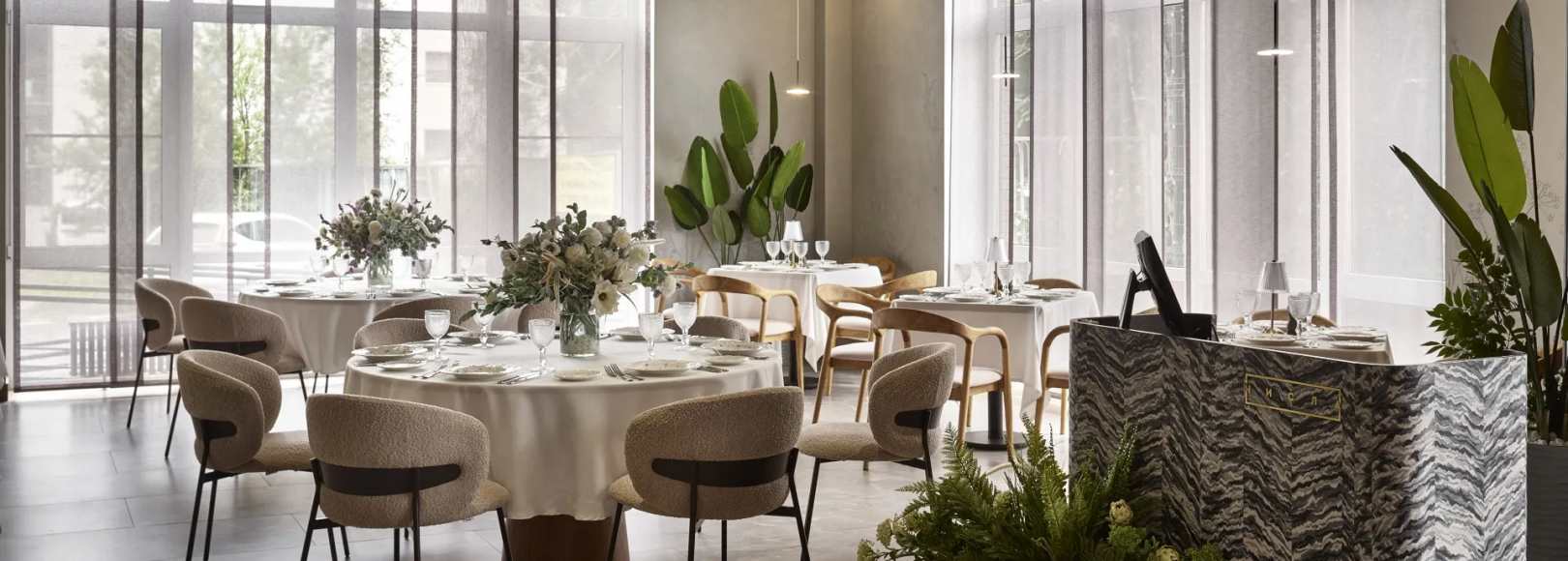 Фотография банкетного зала Зал ресторана Числа