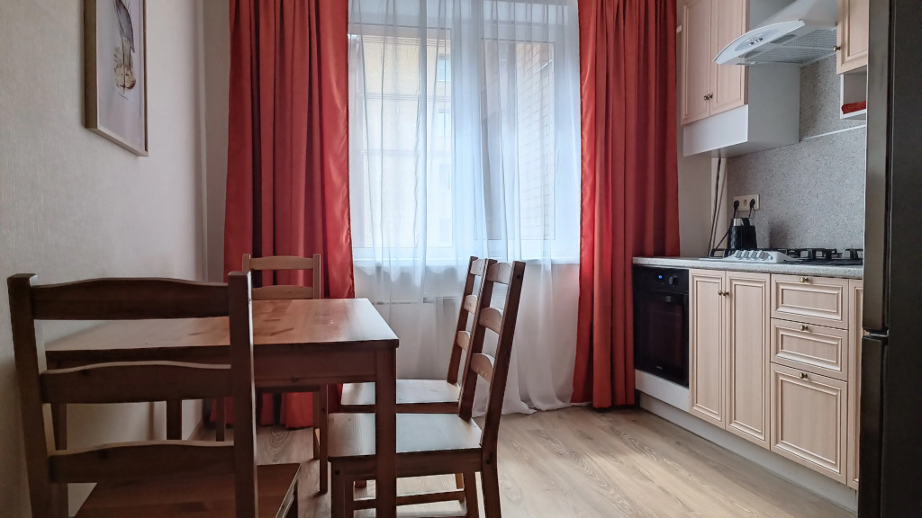 Фотография квартиры Квартира Евротрешка Pink Ривьера Завидово с видом на воду и выходом на пляж