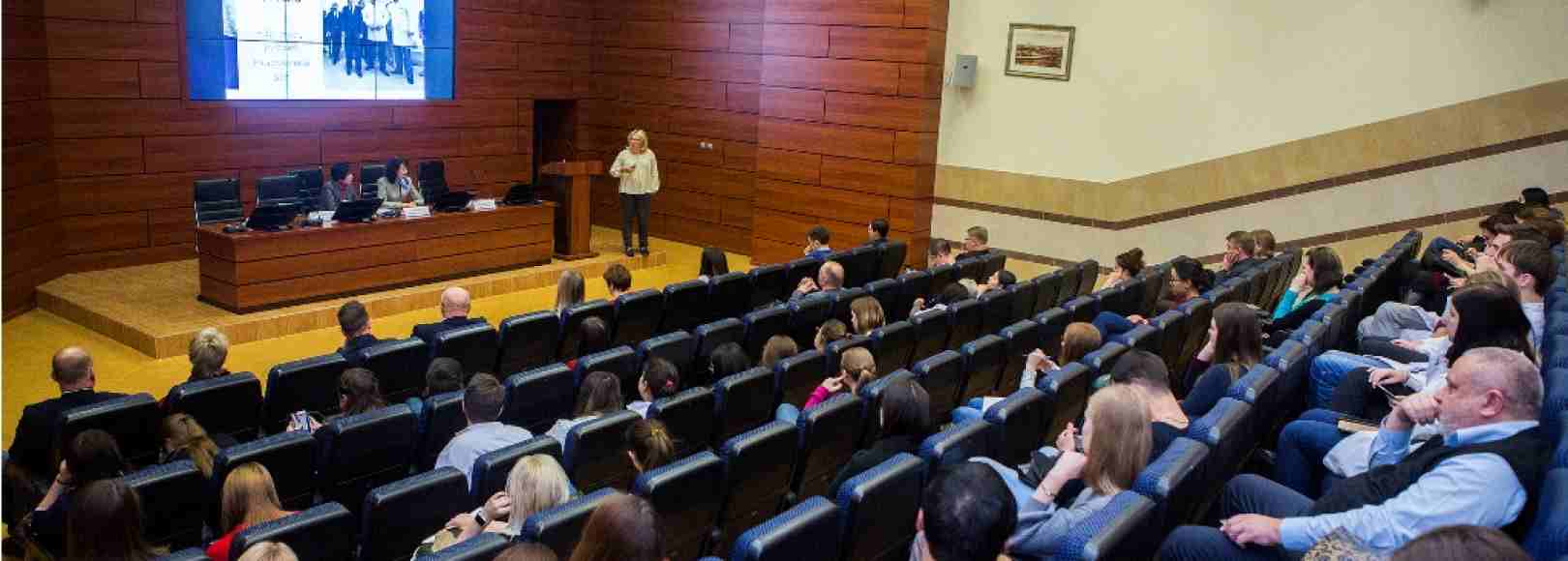 Фотография конференц-зала Конгресс-центр Первого МГМУ имени И. М. Сеченова Зал Абрикосов