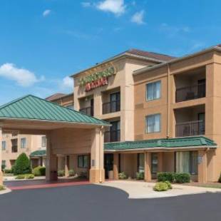 Фотографии гостиницы 
            Courtyard Bowling Green Convention Center