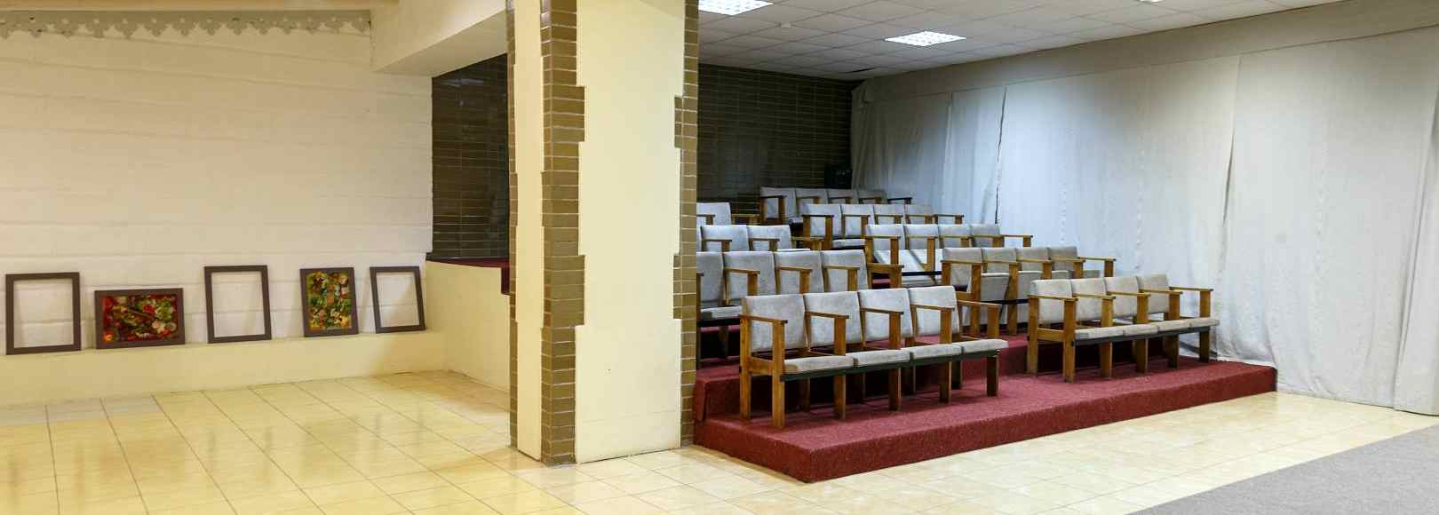 Фотография концертного зала Выставочный зал Дворца культуры радиозавода