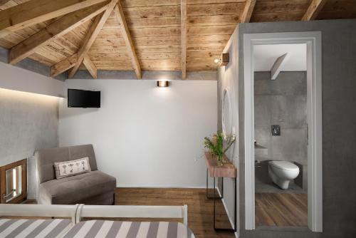 Фотографии гостиницы
Morfeas Hotel