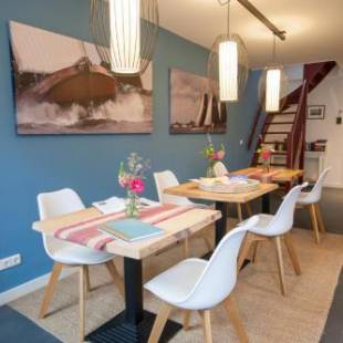 Фотографии мини отеля
Mid83