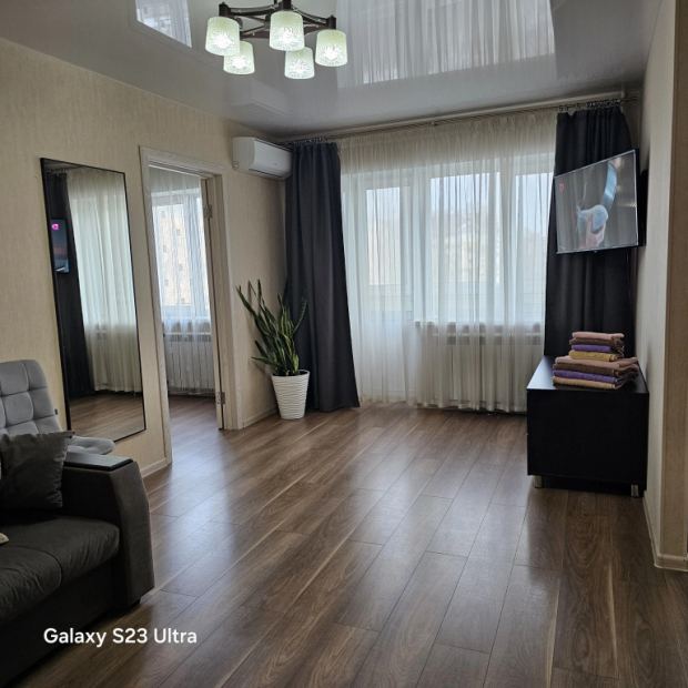 Фотографии квартиры 
            Квартира Уютная 2-х. комнатная квартира в самом центре города рядом с ПетрГУ