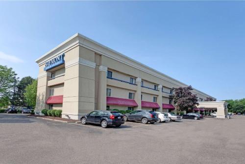 Фотография гостиницы Baymont by Wyndham Detroit Airport/Romulus