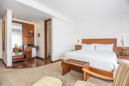 Фотография гостиницы NH Bogota Pavillon Royal