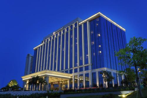 Фотографии гостиницы 
            HUALUXE Yangjiang City Center, an IHG Hotel