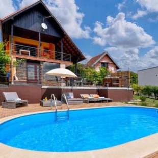 Фотография гостевого дома Awesome home in Sveti Ivan Zelina w/ Outdoor swimming pool, Jacuzzi and 2 Bedrooms