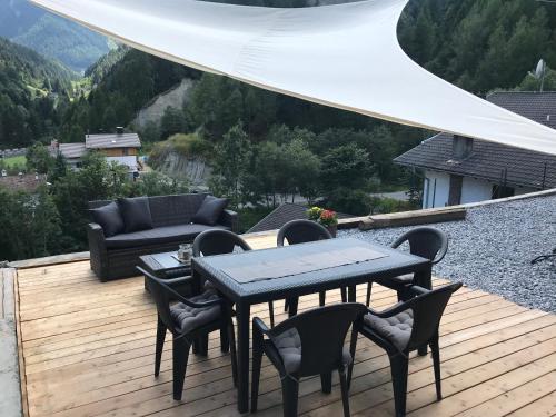 Фотография гостевого дома Stilfser Häuschen mit Blick auf König Ortler