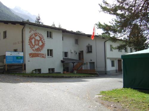 Фотография гостевого дома Pensiun Lischana